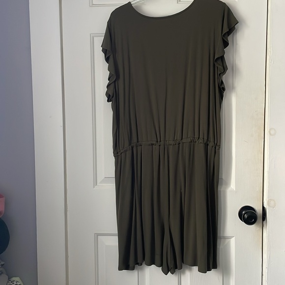 Maurice’s shorts romper - olive - Picture 2 of 4